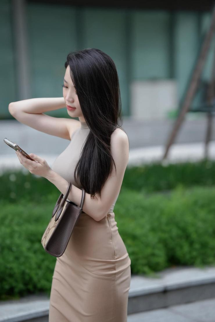 Trong hơn 1 năm làm tại đây, ngoài dẫn thời sự, Hải Yến còn dẫn thêm bản tin thời tiết ở những đài khác. Đó là quãng thời gian giúp nữ BTV tích luỹ được nhiều kinh nghiệm trong nghề dẫn truyền hình.