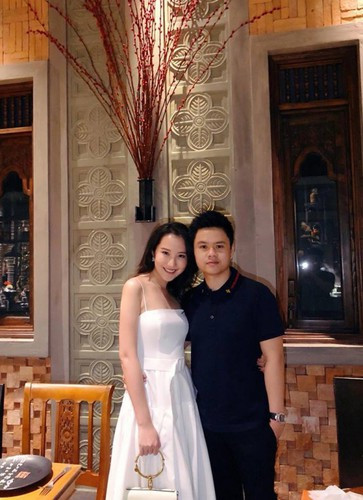 Đặc biệt, vừa sinh con được 4 tháng, nhan sắc vợ Phan Thành chuẩn gái một con trông mòn con mắt.