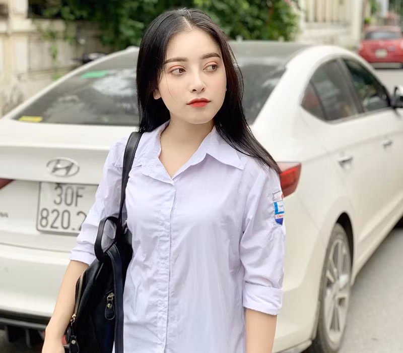 Cận cảnh gương mặt ngây thơ cùng vẻ đẹp không tỳ vết ở mọi góc độ của nữ sinh 10X Hà thành thường xuyên bị nhầm là con lai - Nguyễn Thị Hằng.