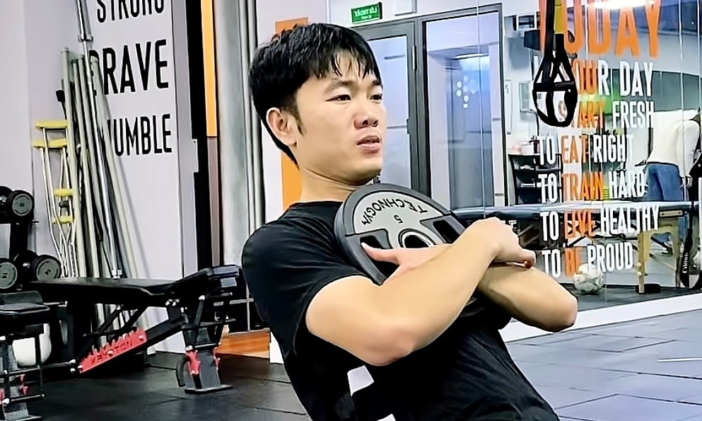 HLV CLB Hai Phong noi gi ve ban hop dong Luong Xuan Truong?