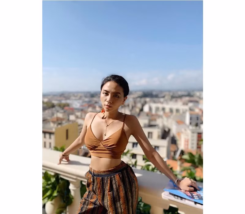 Hiện tại, Tô Sa đang làm trong ngành khách sạn - du lịch.