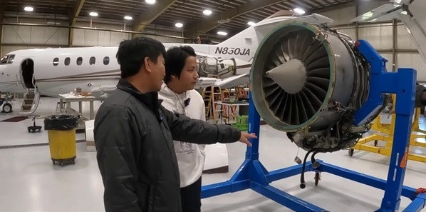 Nói về mối quan hệ hiện tại của cả hai, Vương Phạm cho biết bản thân chỉ muốn yên ổn làm ăn trong khi Khoa Pug lại là một người khá nổi tiếng, bởi vậy anh không muốn làm ảnh hưởng đến cuộc sống của nhau.