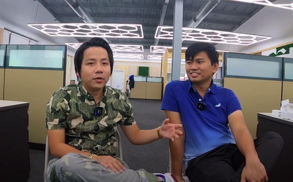 Vương Phạm nói: "Đây là thông tin chính xác. Hồi nào đến giờ mình chỉ làm thôi chứ không để ý nhiều. Sau này khi Khoa sang Mỹ thì mình có liên hệ với bạn ấy đến chơi, review trang trại của Vương. Và điều này làm cuộc sống của Vương hơi đảo lộn."