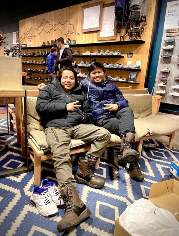 Vương Phạm được biết tới là một trong những doanh nhân thành đạt, nhiều người ưu ái gọi anh là "triệu phú đô la". Anh chàng này nổi lên khi xuất hiện chung trong một clip cùng Khoa Pug.