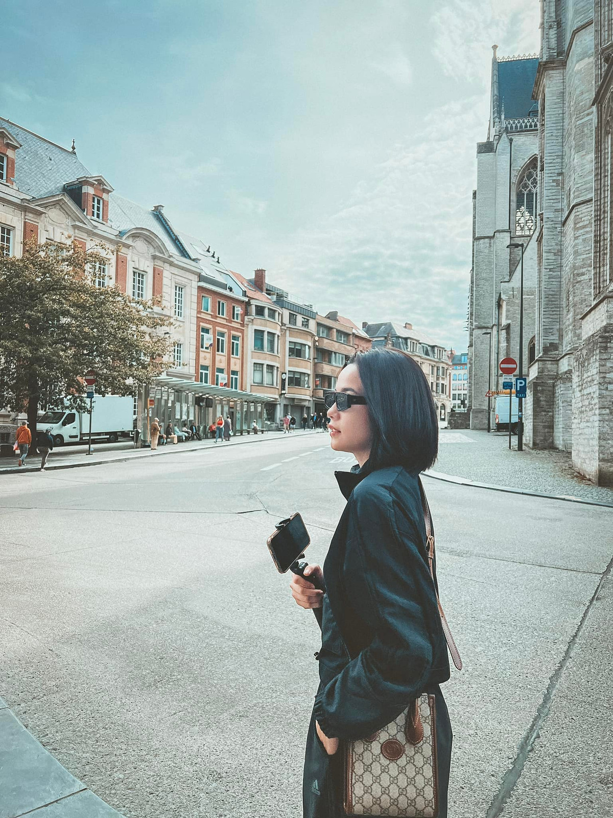 Năm 18 tuổi, Thùy Linh đã đại diện cho Việt Nam tham dự Đại hội Thể thao Đông Nam Á 2015 và giành được danh hiệu quốc tế đầu tiên ở Nepal International 2016. Thành tích này giúp cô góp mặt trong top 100 tay vợt đơn nữ thế giới.