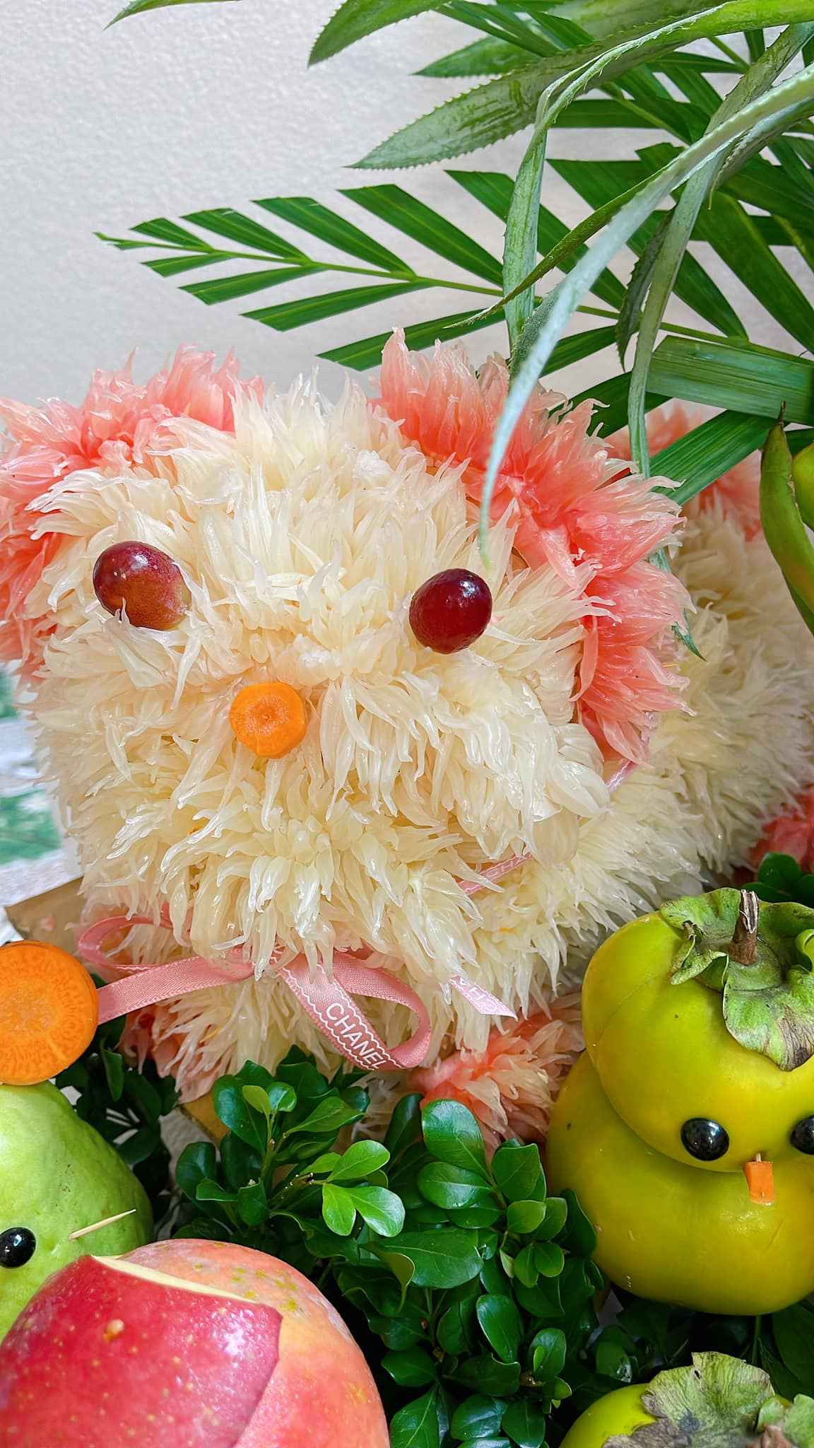 Chú chó bưởi này có đôi mắt to đúng bằng quả nho, dân tình thắc mắc: "Có mũi rồi thế còn miệng đâu?