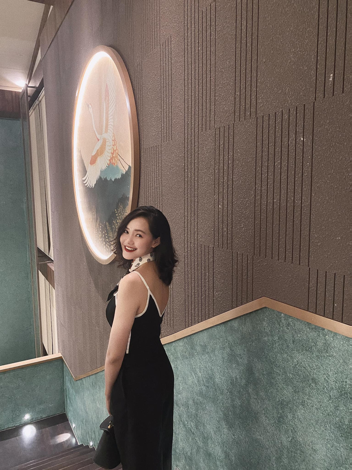 Ở tuổi 33, Hà Khánh Vân mang nét đẹp đằm thắm, trưởng thành của bà mẹ 2 con, không còn nhí nhảnh như khi lên hình ngày nào.