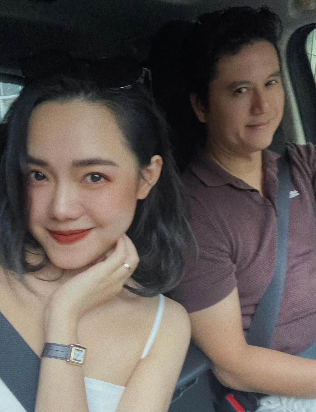 Sau 4 năm kết hôn với nhạc trưởng hơn 15 tuổi, cựu MC VTV đã là bà mẹ 2 con, bé lớn 3 tuổi còn con út mới 2 tuổi.