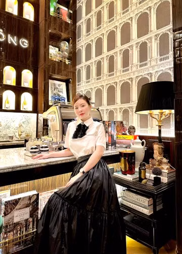 Bên cạnh loạt outfit cùng phụ kiện đến từ nhiều thương hiệu nổi tiếng, những mẫu bikini, monokini từ bình dân đến hàng hiệu đều không thể thiếu trong tủ đồ của Phương Bora.