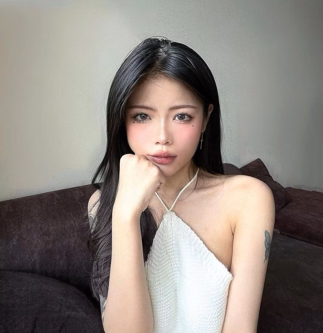 Những bức ảnh của Khúc Thị Hương đăng tải đều thu hút rất nhiều sự quan tâm của cánh mày râu.