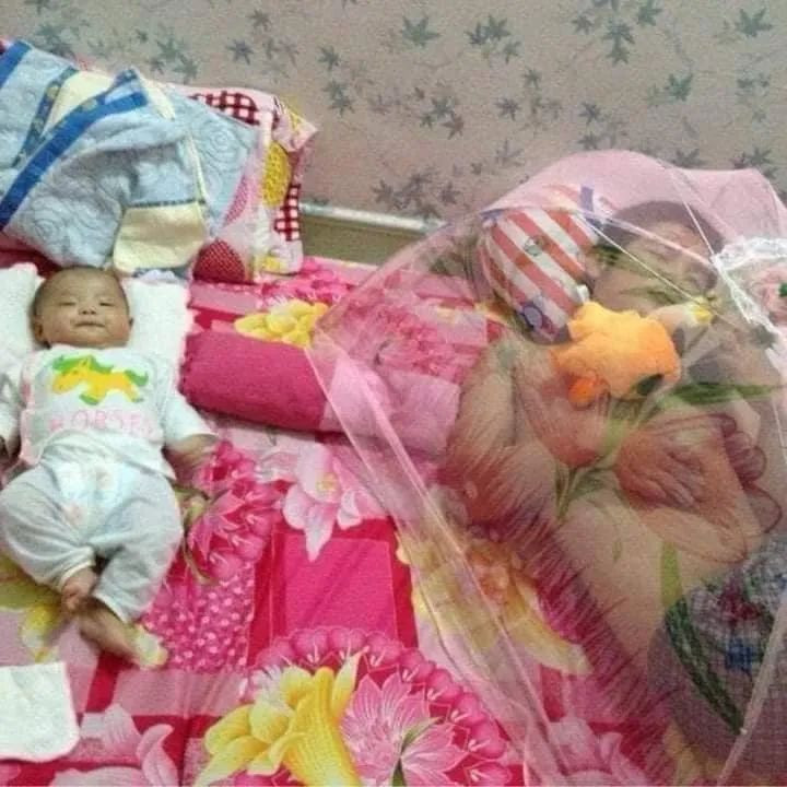 Điển hình như mới đây, trên một diễn đàn quy tụ nhiều các mẹ bỉm sữa, loạt ảnh nhờ chồng trông con nhưng "nhìn nó lạ lắm" thu hút được nhiều sự chú ý.