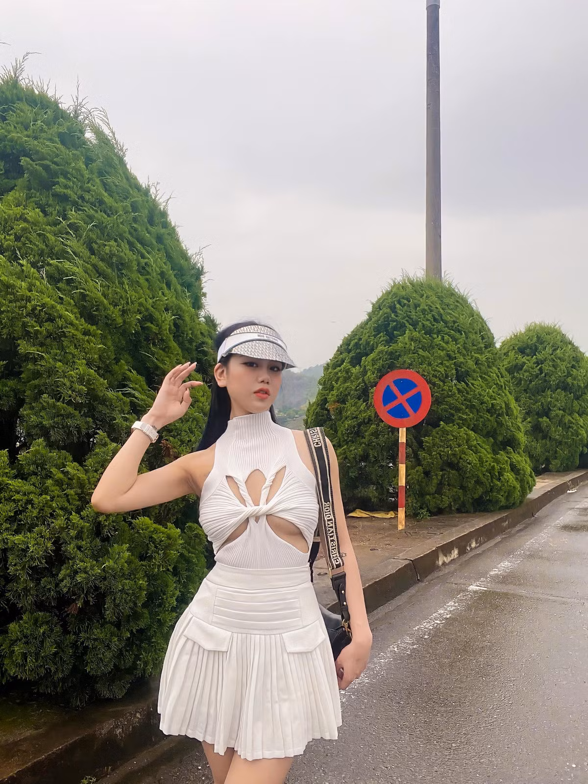 Ngoài ra, công việc kinh doanh thời trang thiết kế, homestay của Khánh Quỳnh cũng đang gặt hái được những thành công nhất định.