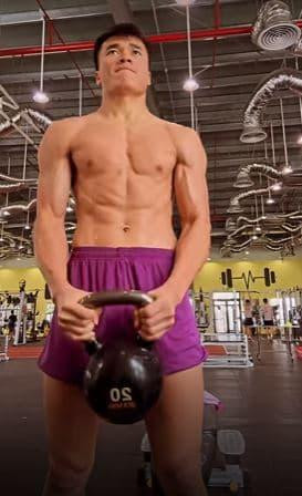 Bùi Tiến Dũng khiến dân mạng được phen đứng ngồi không yên với màn khoe body.