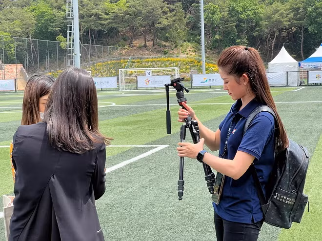 "Như học sinh cấp 3", "Chẳng khác gì nữ sinh", "Quá trẻ và đẹp",... là những bình luận người hâm mộ để lại bên dưới bài viết của Huyền My.