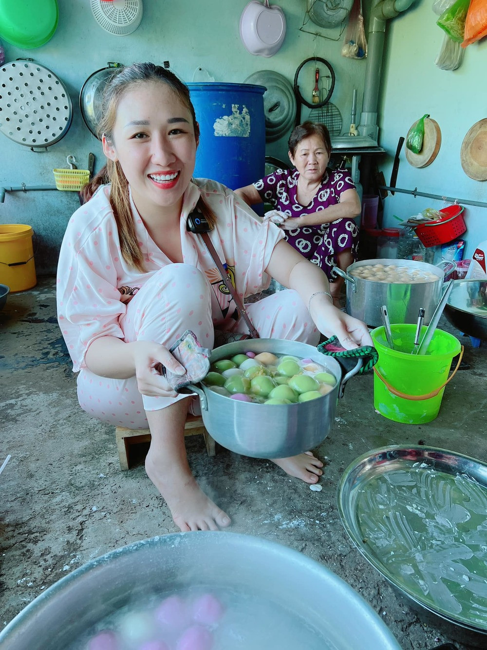 Cho đến bây giờ, bộ sưu tập của Huỳnh Như đã được "bổ sung" thêm chiếc Vespa 946 Christian Dior - một chiếc xe hiếm mà không phải ai có tiền cũng mua được.