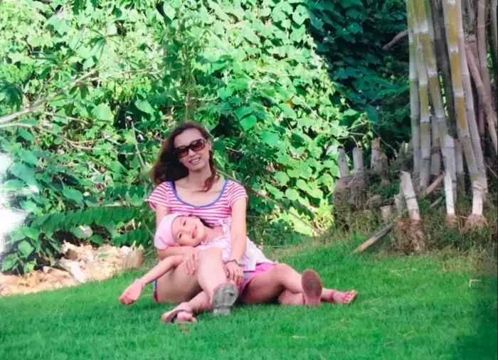 Từ một số hình ảnh đăng tải trên mạng xã hội, Doãn Hải My sinh ra trong gia đình có điều kiện.