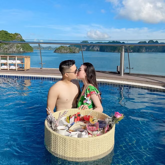 Hồi tháng 5 năm nay, vợ chồng Thu Hương cũng đã tổ chức một buổi party cực to cho con gái.