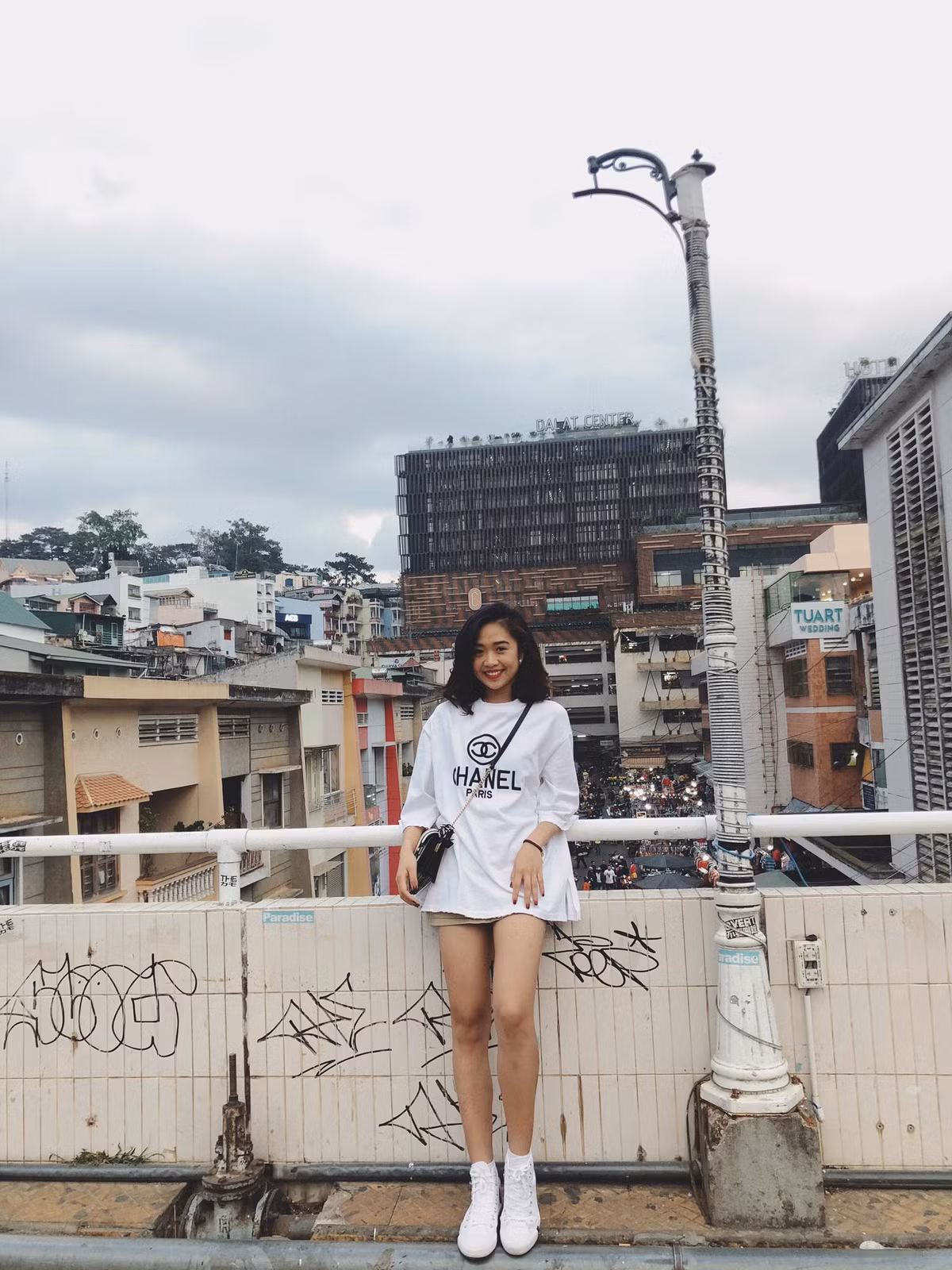 Trên những khoang ghế máy bay với 1 màu xanh bao phủ mà trong lòng Thu Trang cũng như bao anh chị em tiếp viên hàng không khác đều cảm thấy rưng rưng, xúc động. Lúc đó chỉ mong nhanh hết dịch để những anh hùng áo trắng, áo xanh trở về quê hương an toàn.