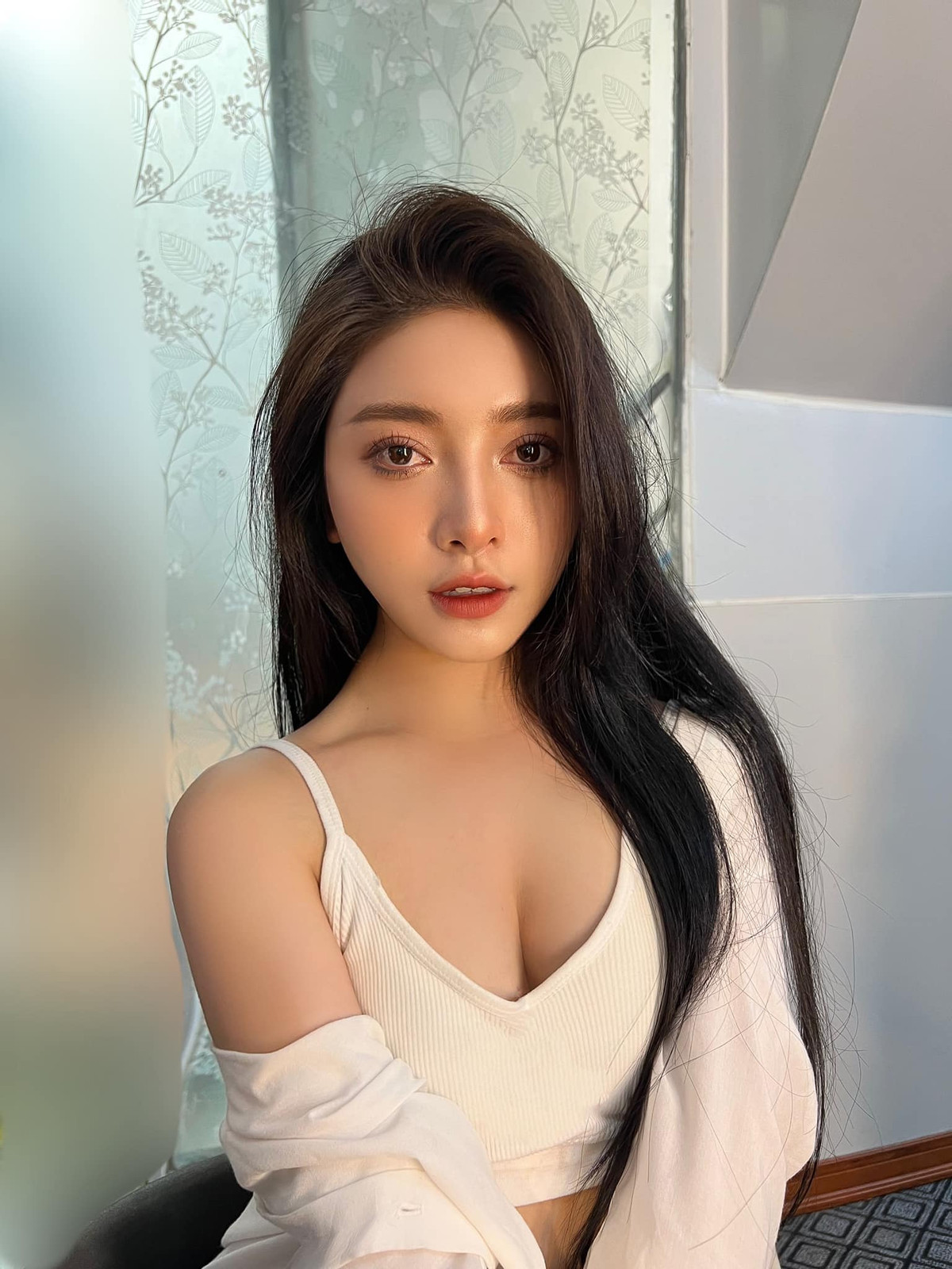 Meily Mia từng góp mặt trong nhiều bộ phim như: Tuổi thanh xuân, Đi qua mùa hạ, 5S online...