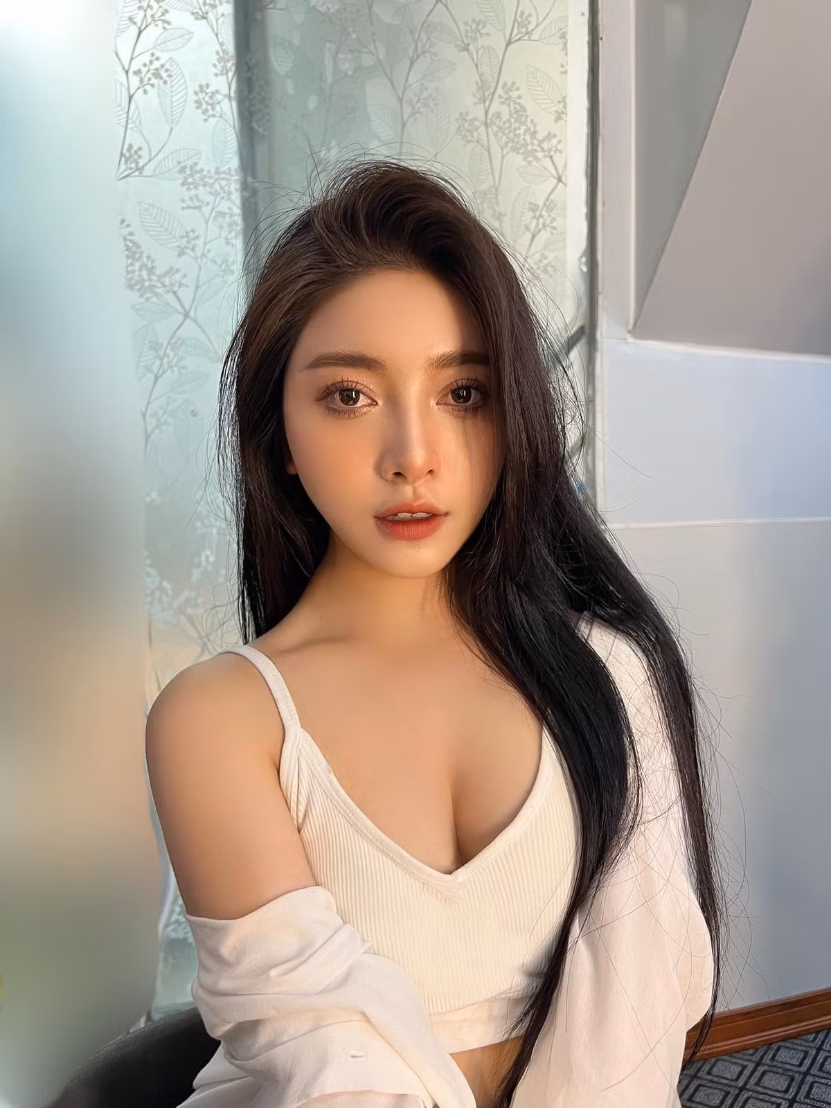 Meily Mia từng góp mặt trong nhiều bộ phim như: Tuổi thanh xuân, Đi qua mùa hạ, 5S online...