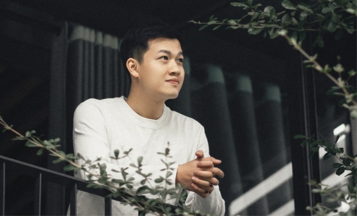 Nam MC cho rằng bản tin: "Rất hay và hợp lý, chỉ ra dân trí thấp, hay tự áí ở một số bộ phận". Có thể thấy, quan điểm của Trần Ngọc rất rõ ràng và mạnh mẽ, không "lùi bước" trước sự bình luận số đông dân mạng.