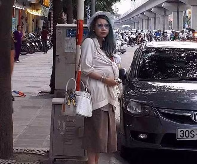 Sau khi bị bắt giữ, “hot girl” Bella và tang vật được Công an xã Yên Dương bàn giao cho Công an huyện Hậu Lộc điều tra, xử lý.