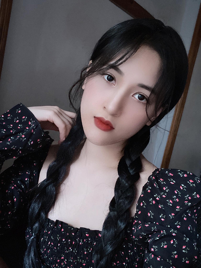 Thùy Trang cho biết, cô nàng không có bí quyết chăm sóc nhan sắc đặc biệt. Cô theo đuổi chế độ ăn Eat clean suốt 3 năm nay.