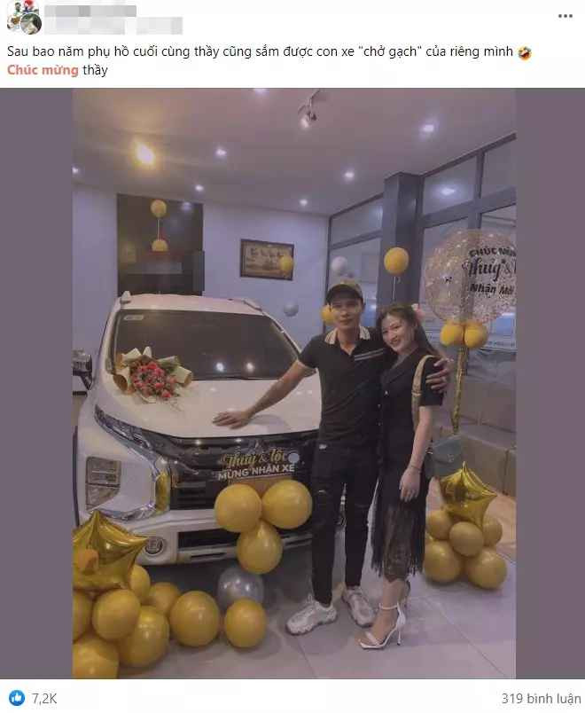 Chăm chỉ ra video, livestream, Lộc Fuho đã sắm được những thứ khiến nhiều người phải ao ước. Điển hình cách đây chưa lâu, dân mạng cũng bày tỏ xuýt xoa về chiếc xe đắt tiền thuộc sở hữu của 9X.