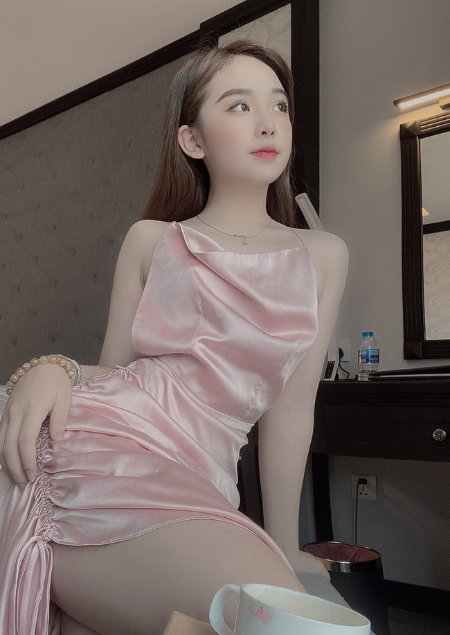 Không còn dáng vẻ gầy gò, thanh mảnh, ngây thơ, đáng yêu như trước đây, Huyền Châu của hiện tại phổng phao thấy rõ.