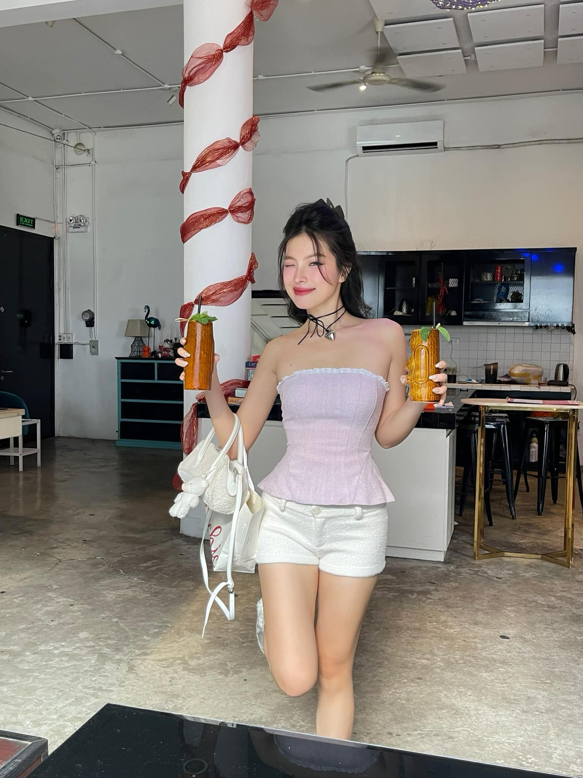 Hot girl Thụy Hân gây mê với body cực gợi cảm