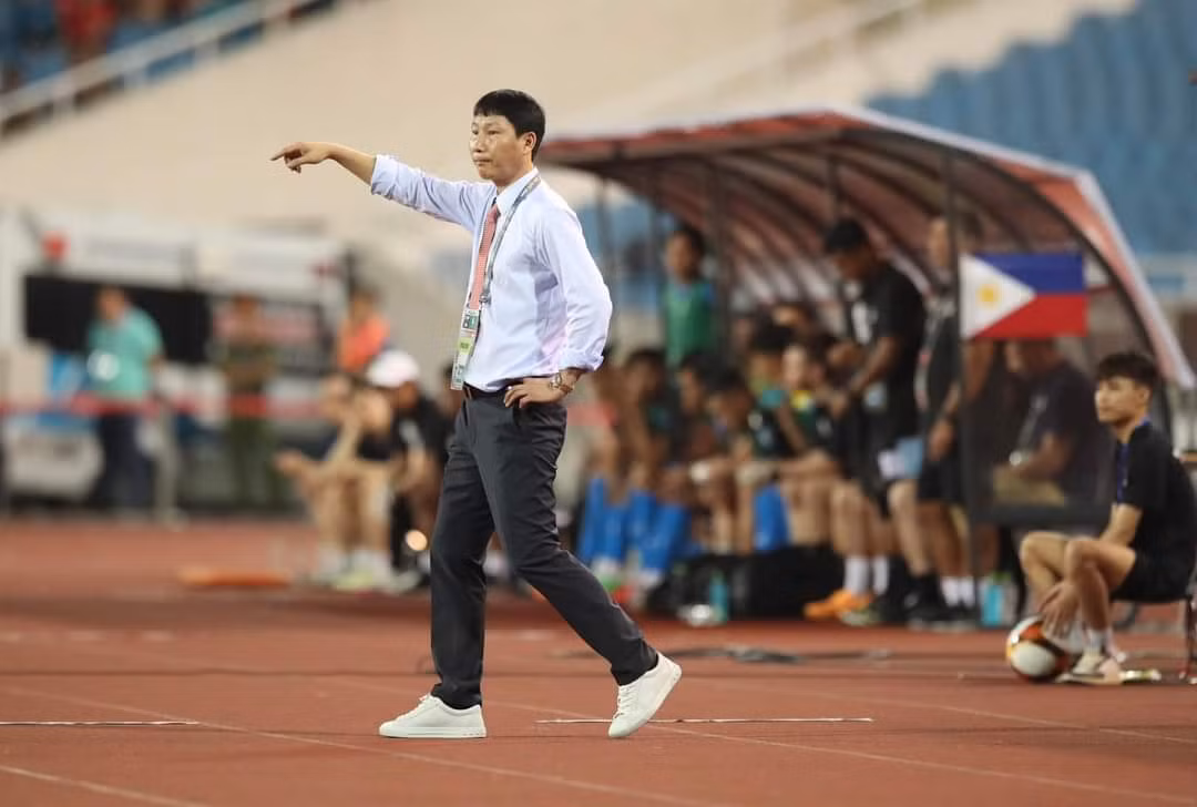 HLV Kim Sang-sik danh loi khen co canh cho Tien Linh sau tran dau-Hinh-2