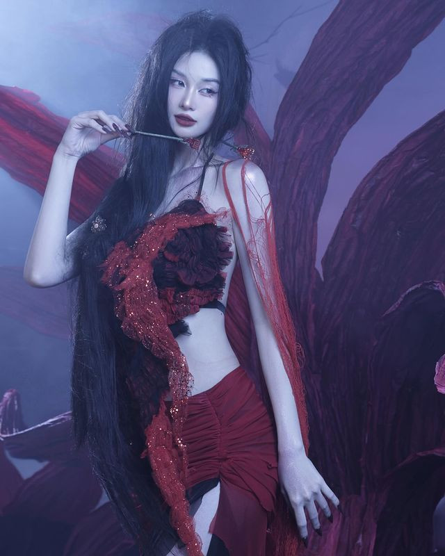 Dưới phần bình luận, vô van những lời khen từ các fan cũng như từ netizen gửi tới Jun Vũ.