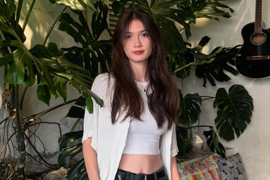 Thần thái cuốn hút của cô gái 18 tuổi nhận nhiều lời tán dương từ người theo dõi.