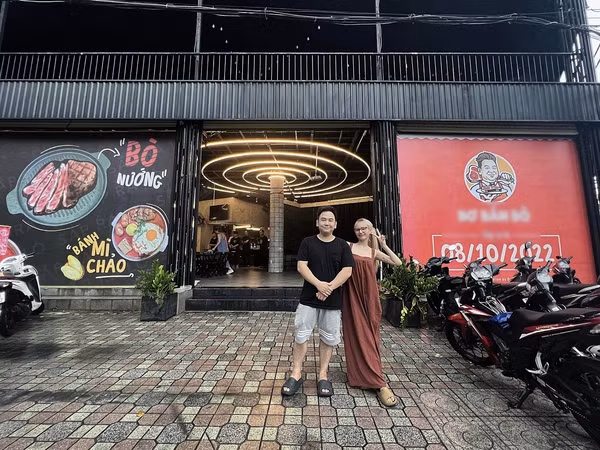 Đây cũng không phải là lần đầu tiên Xoài Non lên tiếng về chuyện tình yêu bị tiền bạc chi phối.