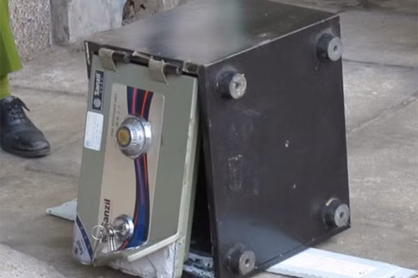 Len vao chung cu cao cap, pha ket sat, trom tien ty o Ha Noi