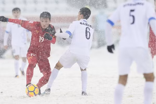 Cầu thủ Đỗ Duy Mạnh viết: “Nhưng chàng trai năm ấy giờ đã có vợ có con anh ạ".