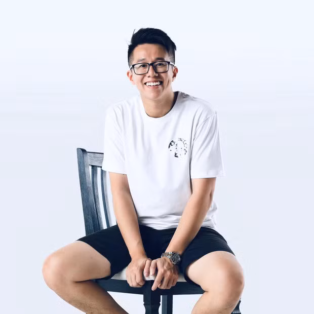 Lot xac than thanh ban trai Hoa hau Huong Giang gay sot MXH