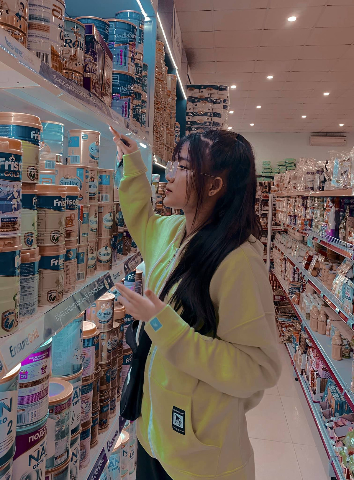 Tuy nhiên, nhờ những lời bình luận tích cực đến từ các netizen khi xem kênh của Kiều Chi là động lực để cô gái nhỏ như được nạp thêm năng lượng để thu xếp thời gian tiếp tục mang niềm vui đến cho mọi người.