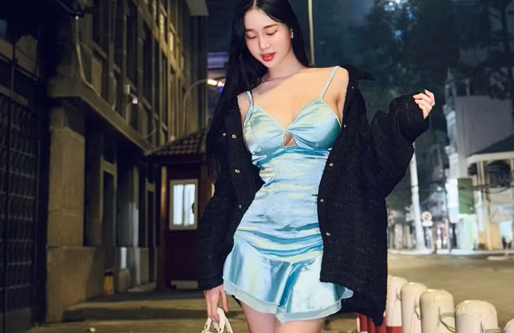 Để mặc gợi cảm mà không phô, người đẹp Gen Z chú trọng đến các chi tiết cut-out cũng như độ hở vừa vặn của trang phục.