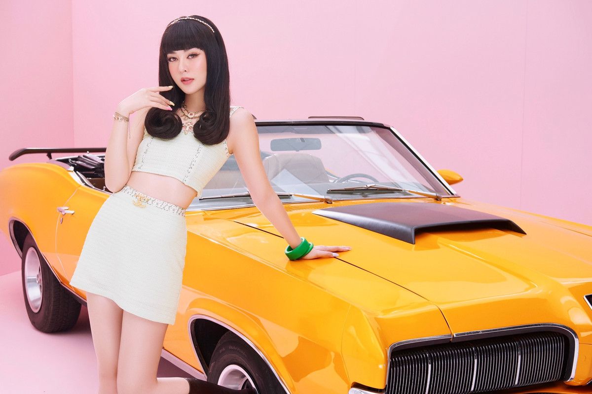 Cùng với danh tiếng có được sau 2 cuộc thi nhan sắc Hồng Diễm còn nhận được thêm các lời mời chụp hình, tham gia sự kiện.