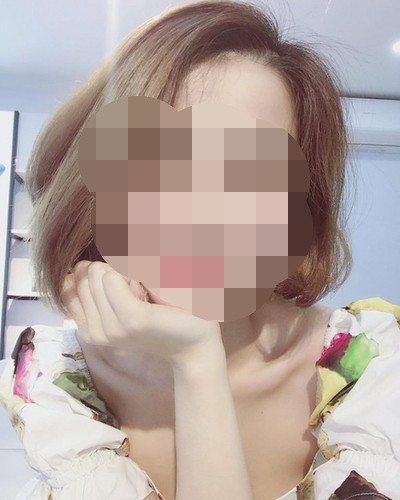 Càng xót xa hơn khi chưa đầy 24 giờ trước, tình cũ Minh Nhựa vẫn còn cập nhật một bức selfie xinh đẹp kèm dòng caption ngắn.