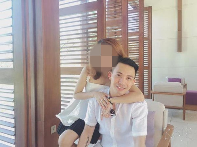 T.D không giấu nổi nỗi buồn, cô cho biết Angela Phan ở ngoài đời là một cô gái vừa xinh, vừa hiền dịu lại rất giỏi kinh doanh.