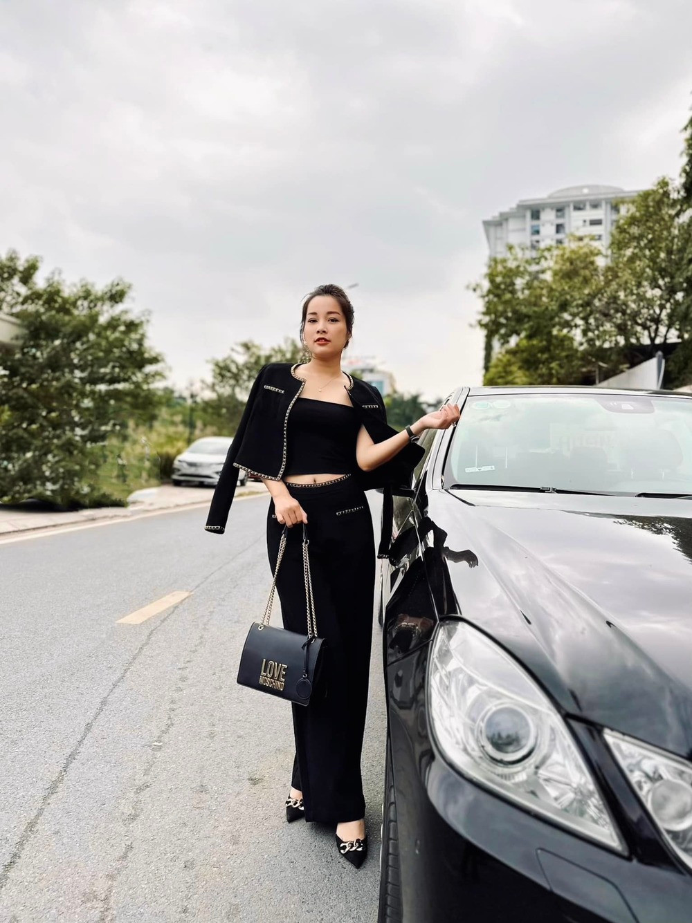 Dù không chia sẻ giá trị căn nhà nhưng với vị trí, diện tích và thiết kế như vậy, không ít người cho rằng, giá trị thật của căn hộ mà Minh Hương sở hữu chắc chắn không hề nhỏ.