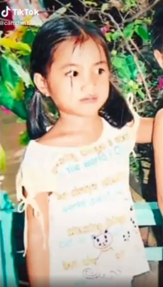 Mới đây, Cẩm Đan tiếp tục gây chú ý khi tự tin công khai loạt ảnh thời quá khứ.