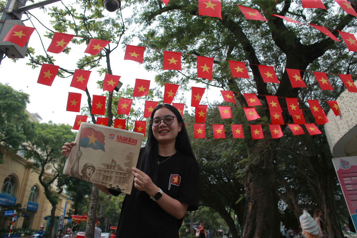 Nhờ có công nghệ điểm chạm VR, một người chưa từng đến Dinh Độc Lập hoặc ngồi bên kia bán cầu cũng có thể tận mắt trải nghiệm không gian, cấu trúc của tòa nhà một cách trực quan.