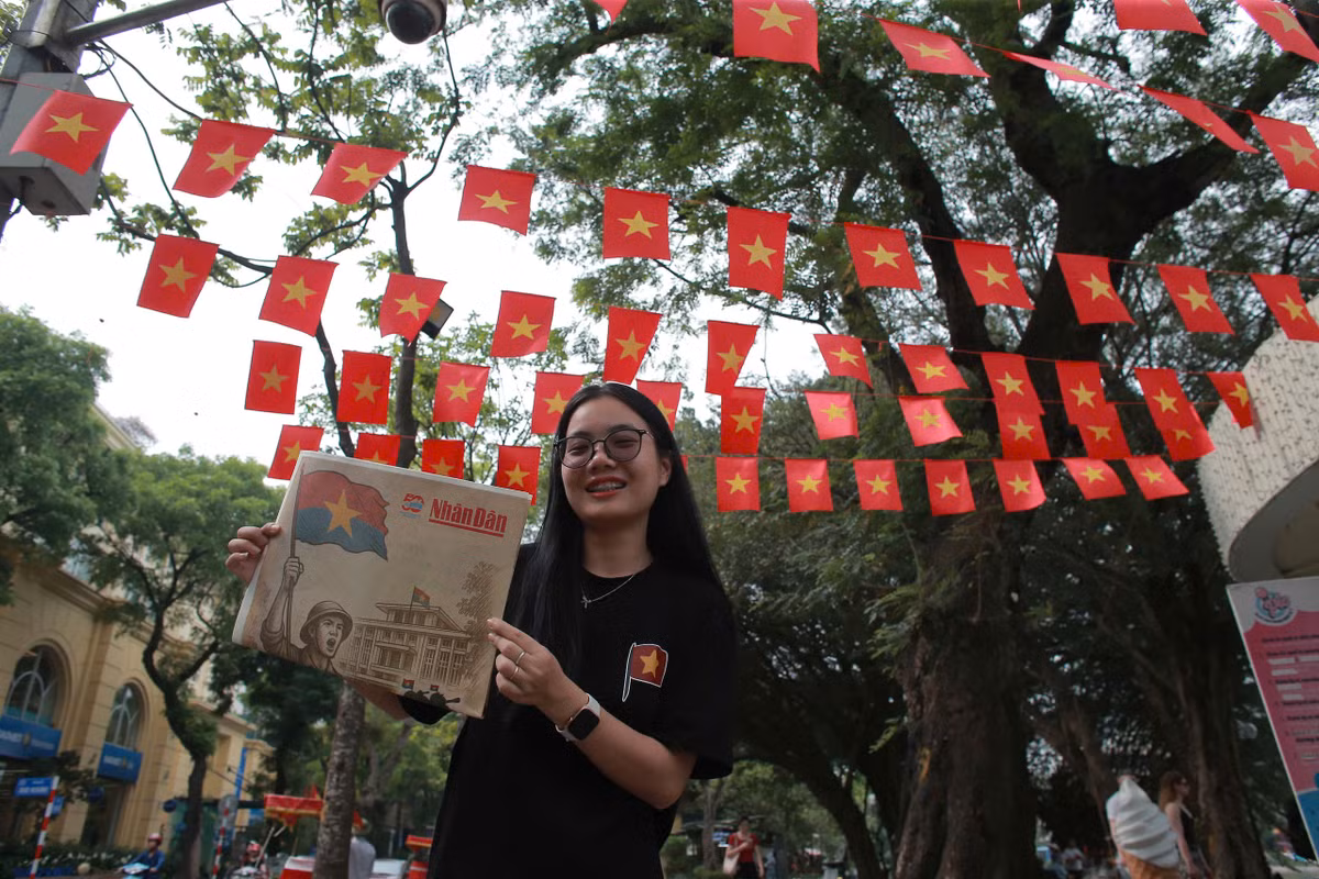 Nhờ có công nghệ điểm chạm VR, một người chưa từng đến Dinh Độc Lập hoặc ngồi bên kia bán cầu cũng có thể tận mắt trải nghiệm không gian, cấu trúc của tòa nhà một cách trực quan.