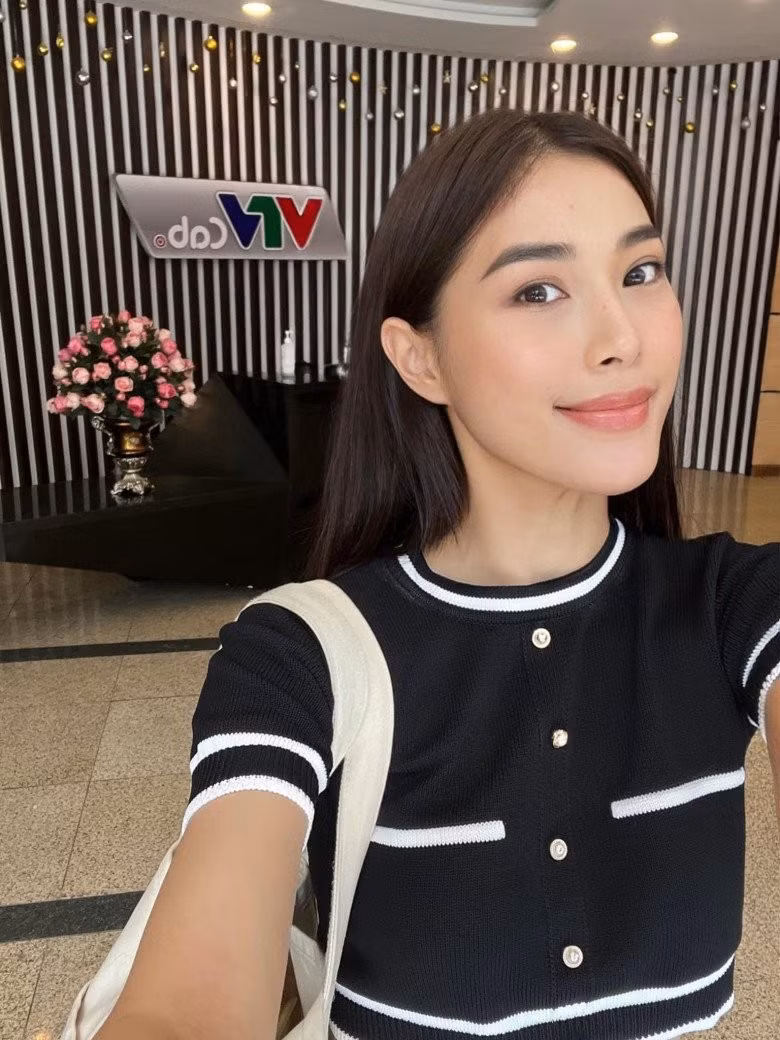 Chính vì vậy, mỗi lần lên sóng, người đẹp Hà Thành luôn nhận được sự quan tâm từ đông đảo khán giả.