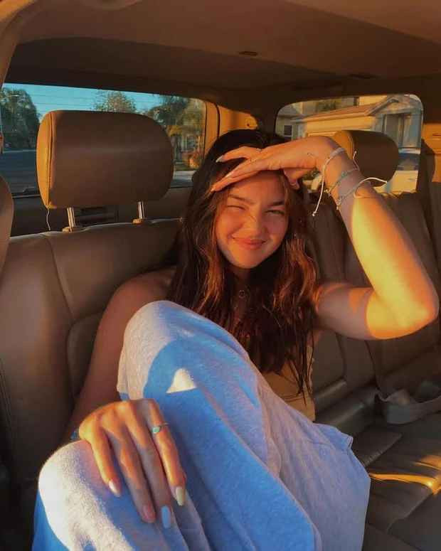 Salvino mang 2 dòng máu Philippines và Mỹ. “Bông hồng lai” hiện đang là thành viên đội tuyển bơi Đại học Alabama, Mỹ.