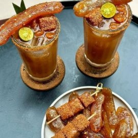 Với mức giá dao động từ 30.000 đến 60.000 đồng, trà me muối ớt không chỉ là món giải khát độc đáo mà còn là "item" không thể bỏ qua trong danh sách khám phá của các tín đồ ẩm thực mùa hè.