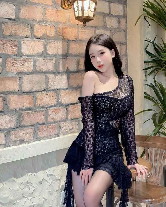 Ngoài ra, người đẹp còn từng làm dancer chuyên nghiệp trong vũ đoàn, KOL, và theo đuổi con đường trở thành streamer.